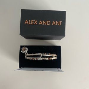 3 bracelet Alex and Ani set never worn